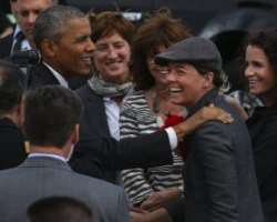 Her fans will be proud to know that her fan list includes 44th President Obama who is also a good friend with her.